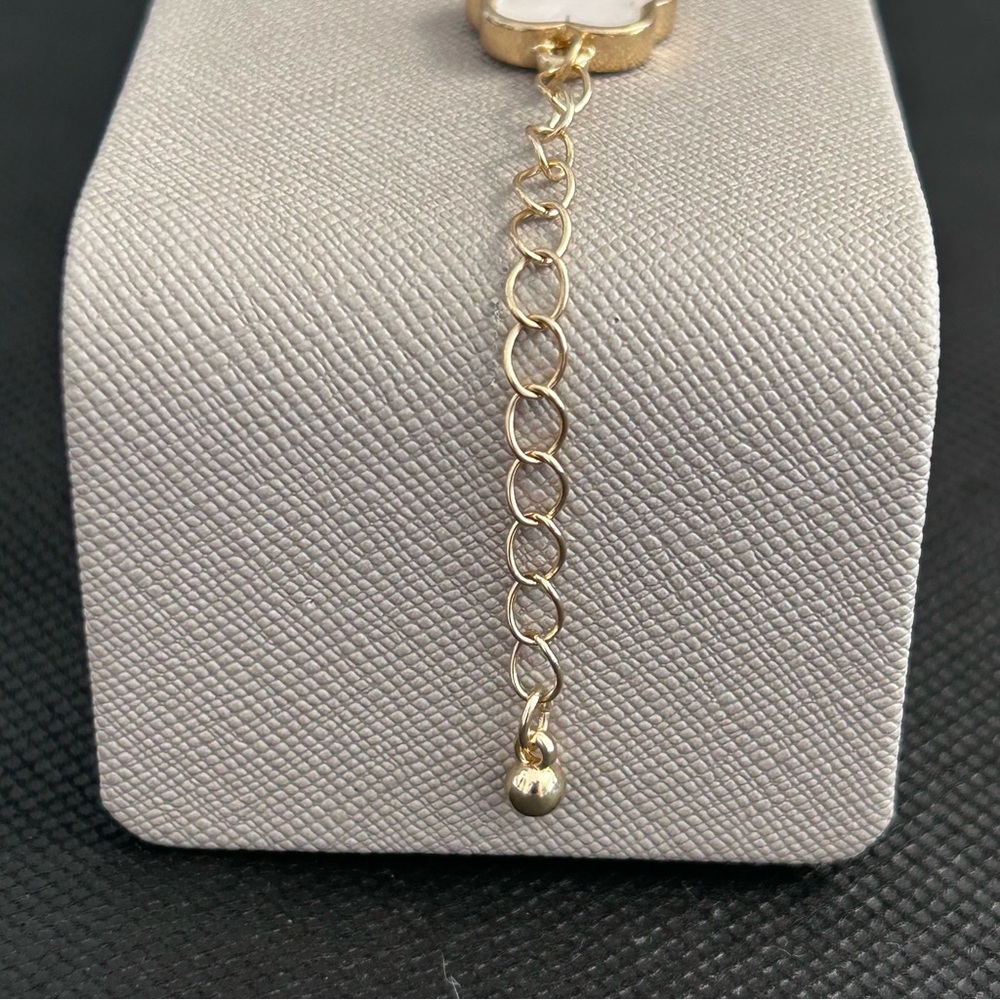 Clover Bracelet Mother of Pearl 5 Flower Size 7.5 - Picture 9 of 10